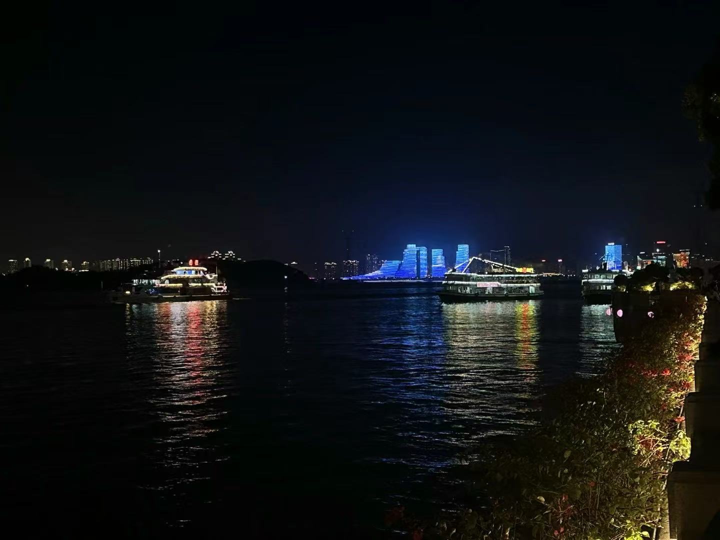 View photo 5
